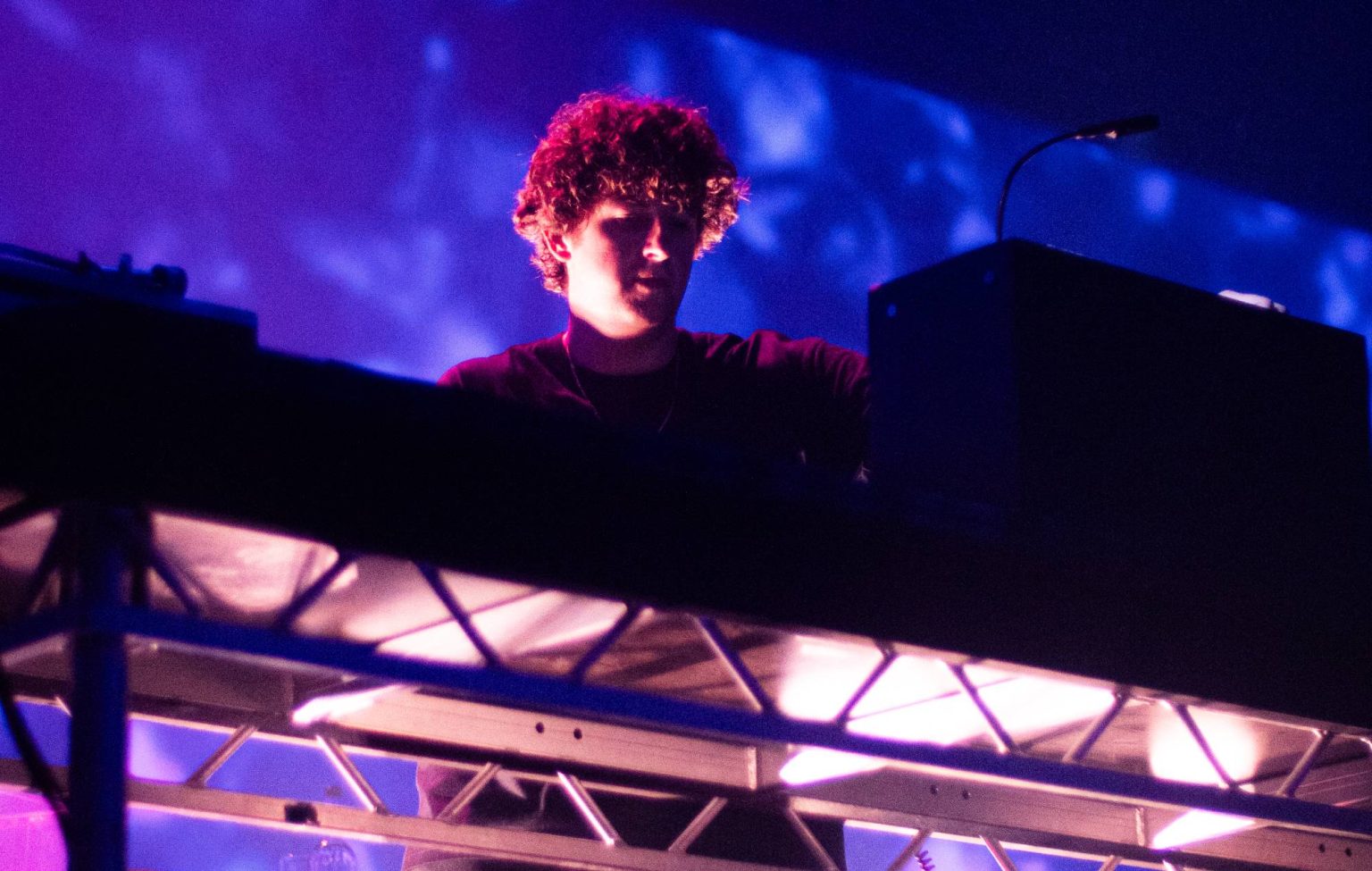 Skrillex y Jamie xx presentan un nuevo set B2B en LIDO Festival 2025 en Londres, junto a Massive Attack, Charli XCX y más. ¡No te pierdas el debut!