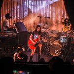 Wolf Alice debuta dos nuevas canciones en Irlanda antes de festivales y anuncia su álbum "The Clearing", a estrenarse el 29 de agosto de 2025.