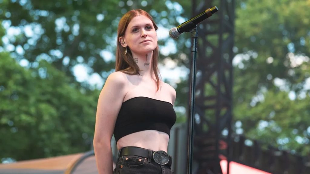 Ethel Cain anuncia nuevo álbum y estrena nuevo sencillo “Nettles” Ethel Cain anuncia su nuevo álbum "Willoughby Tucker, I’ll Always Love You" para el 8 de agosto y estrena "Nettles", adelanto sobre amor y nostalgia.