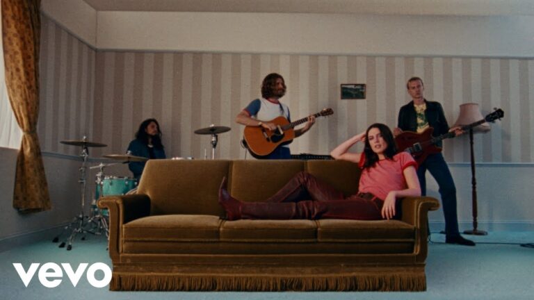 Wolf Alice lanza nuevo sencillo ‘The Sofa’