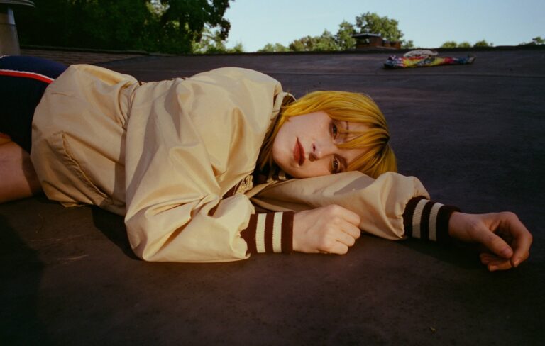 Hayley Williams rompe esquemas: 17 canciones nuevas sin álbum ni explicación