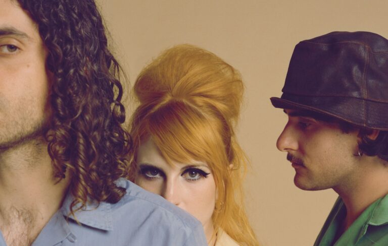 Hayley Williams publica sencillos sorpresa y crecen rumores sobre Paramore