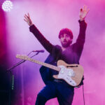 The Maccabees reflexionan sobre su esperado regreso y confirman su show en All Points East 2025, celebrando el aniversario de ‘Marks To Prove It’.