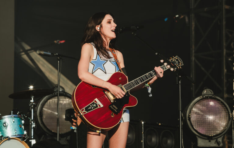 Wolf Alice publica tracklist de su nuevo álbum The Clearing