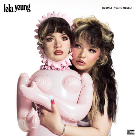 Portada de 'I'm Only F**king Myself', álbum de Lola Young (2025)