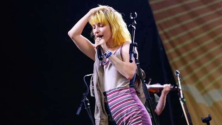 Hayley Williams lanza el proyecto Power Snatch con cuatro canciones
