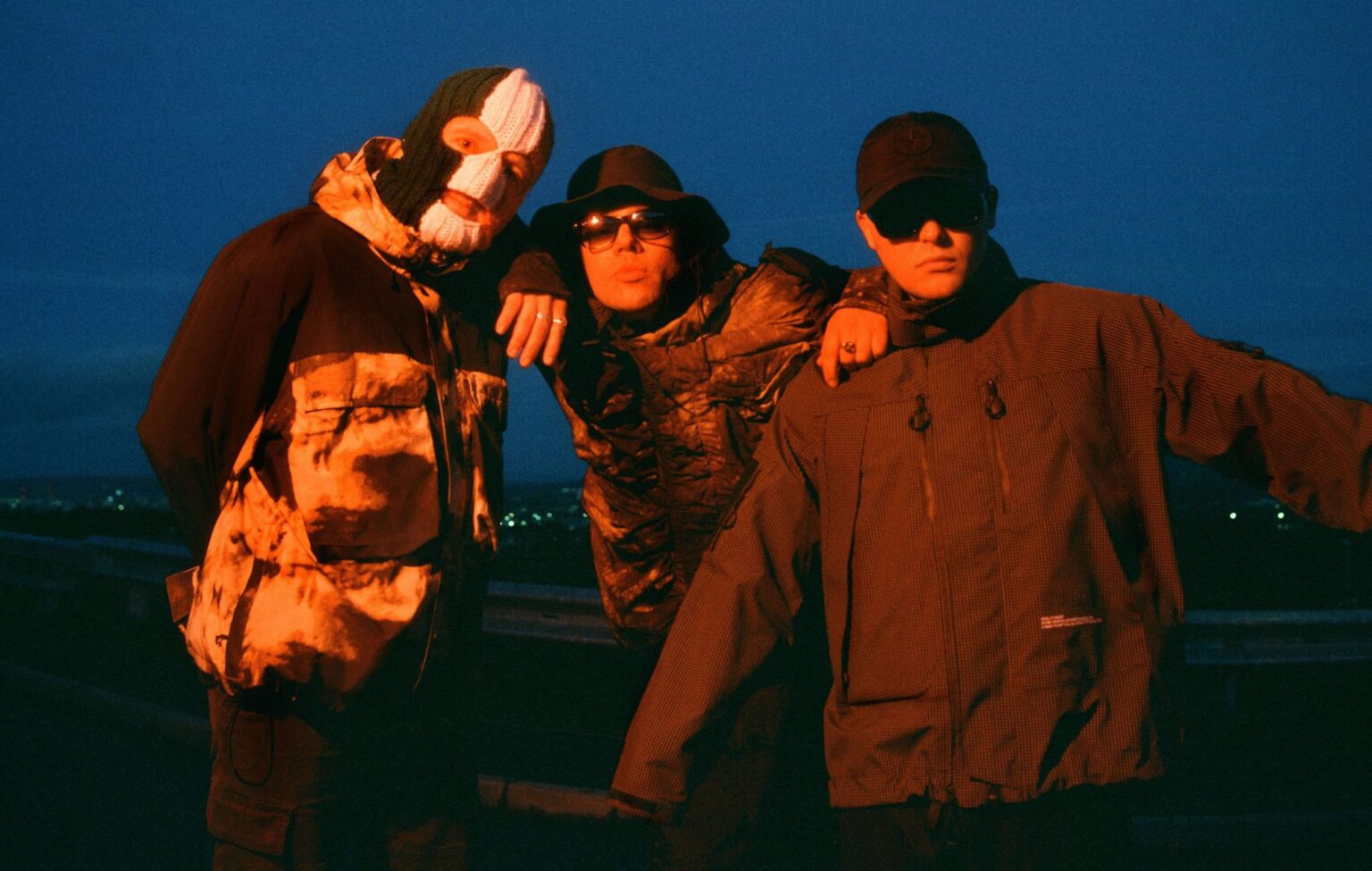Kneecap anuncia álbum ‘FENIAN’ y estrena el sencillo homónimo