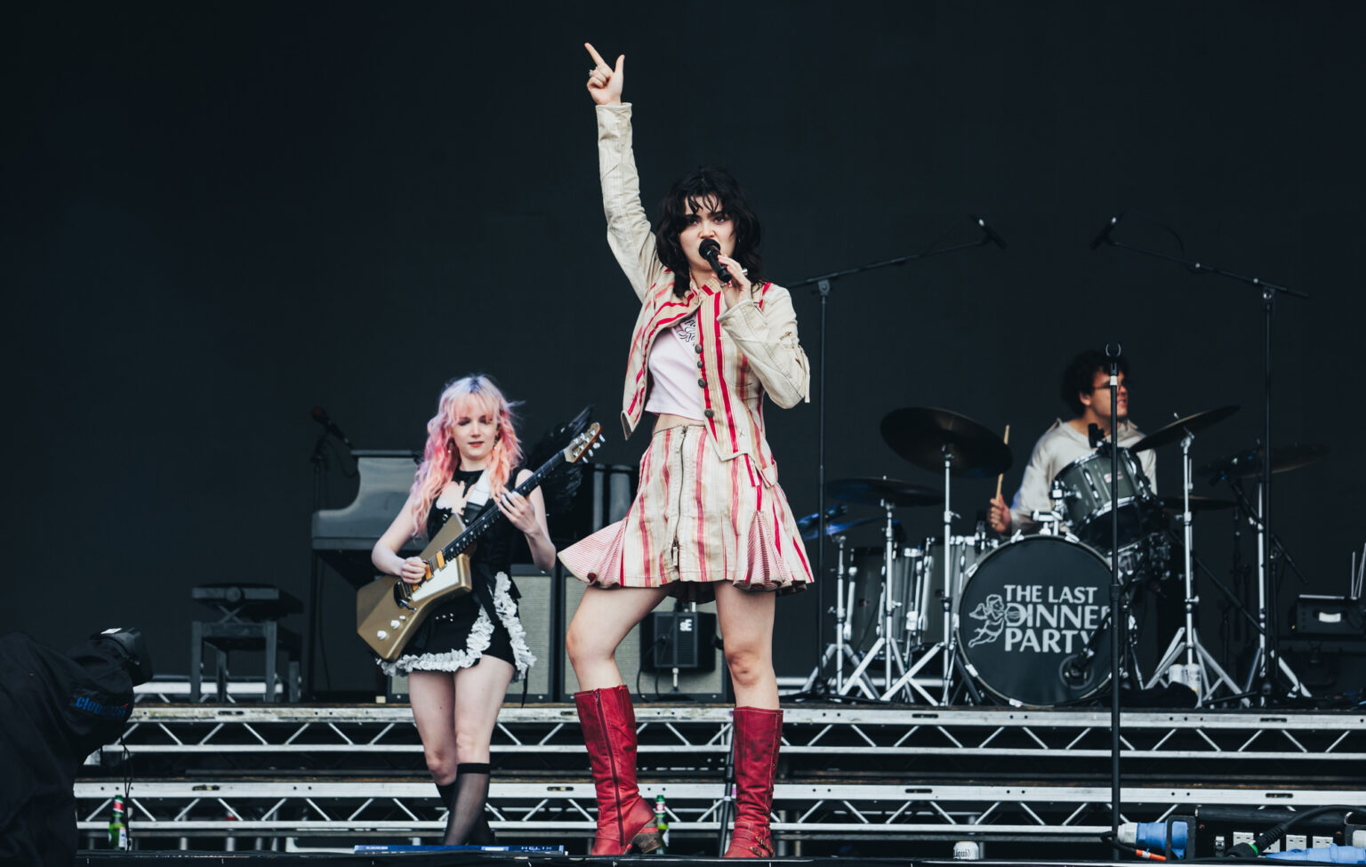 The Last Dinner Party en vivo en el festival Reading 2024 — foto de Andy Ford para NME