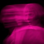 Portada de 'Come Closer', álbum debut de TOMORA en Fontana y Capitol (2026)