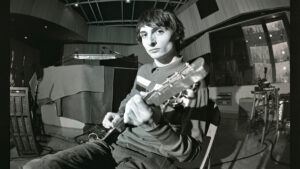 Finn Wolfhard ha anunciado su segundo álbum, Fire From The Hip