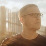 Floating Points lanza 'Falling To Earth', parte de 'Mere Mortals'