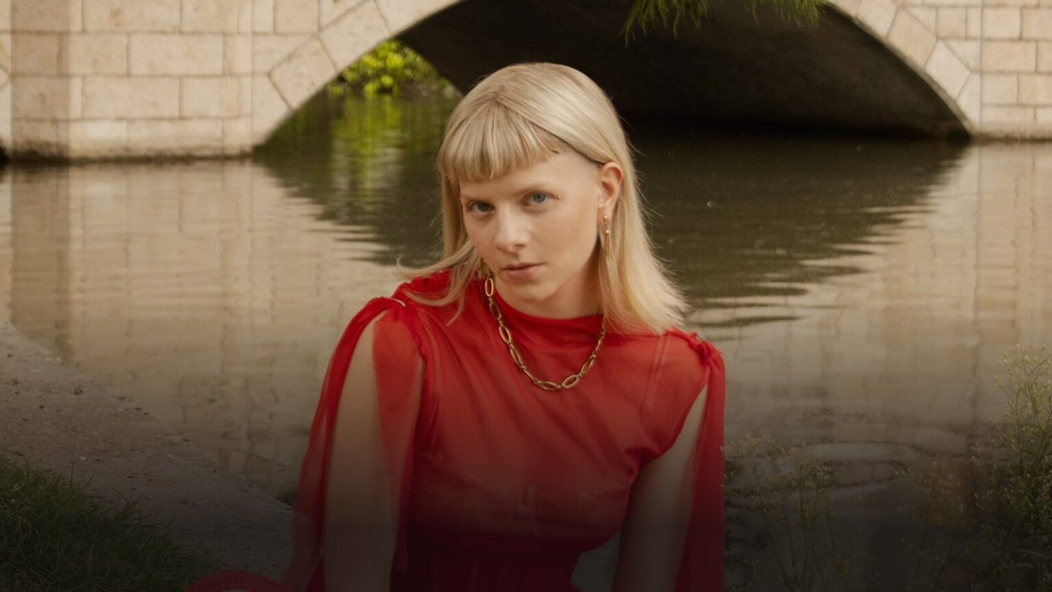AURORA Aksnes: cinco discos, un proyecto — guía completa AURORA — Indietheka