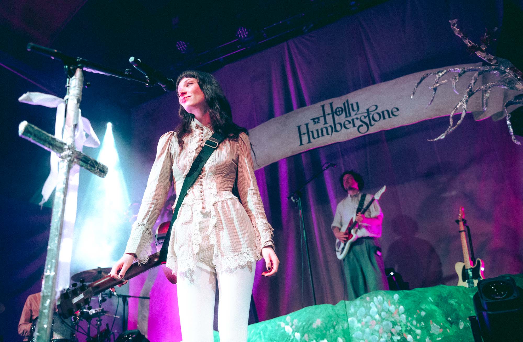 Holly Humberstone en vivo durante la gira de Cruel World, 2026