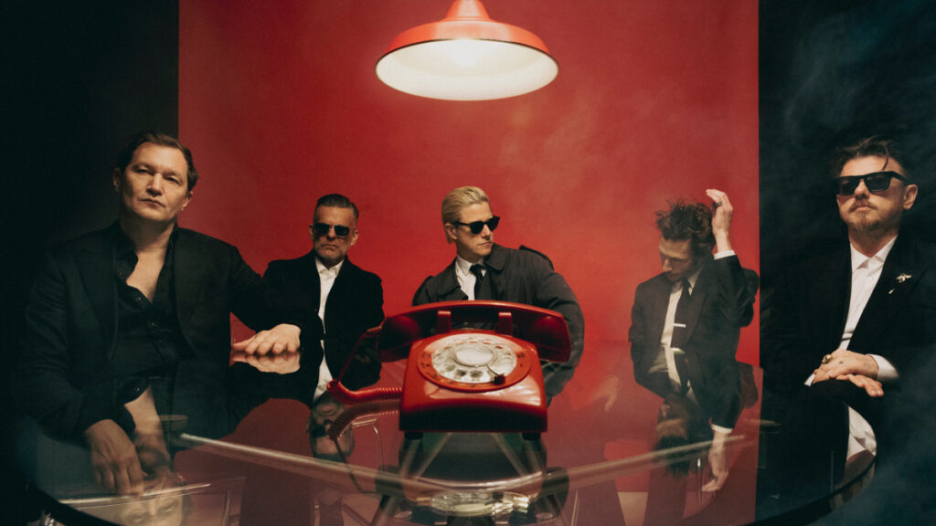 Interpol anuncia su nuevo álbum ‘This Mirror Weighs A Ton’ Interpol — foto de prensa para Interpol anuncia 'This Mirror Weighs A Ton', su primer álbum con Partisan