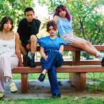 The Linda Lindas — foto de prensa para The Linda Lindas lanzan 'Burning Out' tras firmar con Reprise