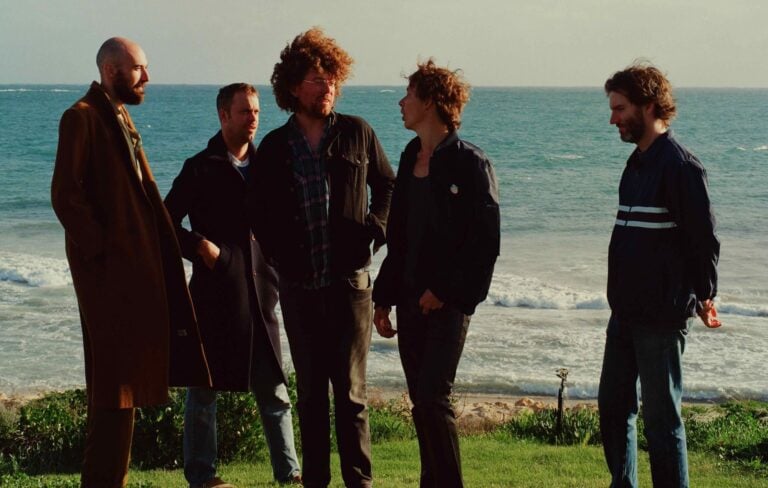 Pond lanza ‘Through the Heather’ adelanto de su décimo álbum