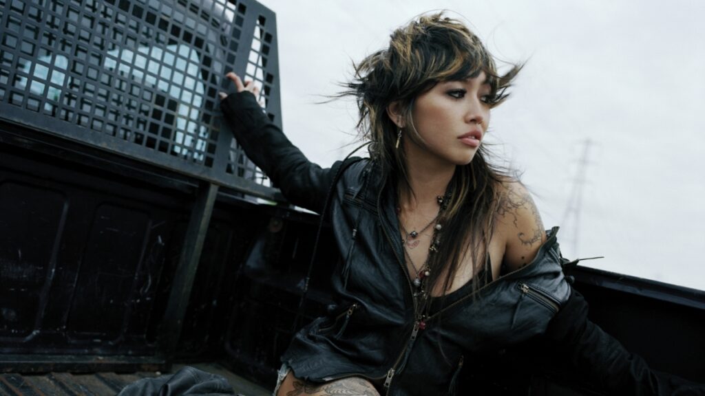 Escucha el nuevo sencillo de beabadoobee: ‘Switchblade’ beabadoobee — foto de prensa para beabadoobee lanzará 'Switchblade' de 'Pylon' vía Dirty Hit