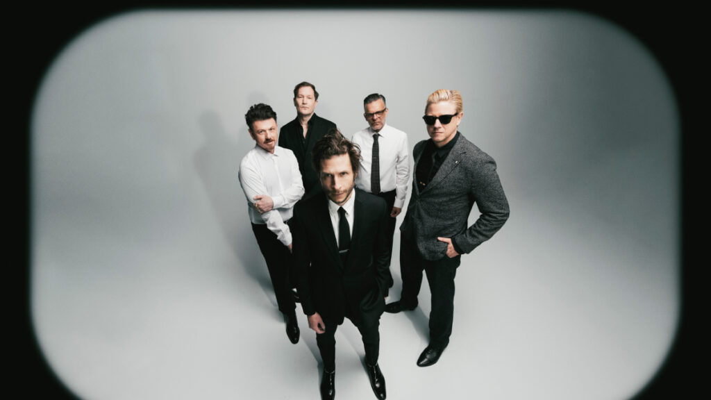 Interpol comparte ‘Iron City’, tercer sencillo de su próximo álbum Interpol — foto de prensa para Interpol comparte 'Iron City' de 'This Mirror Weighs a Ton'