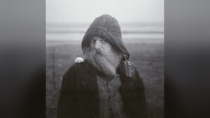 Portada de 'Role Model Hermit' de mary in the junkyard en AMF (2026)