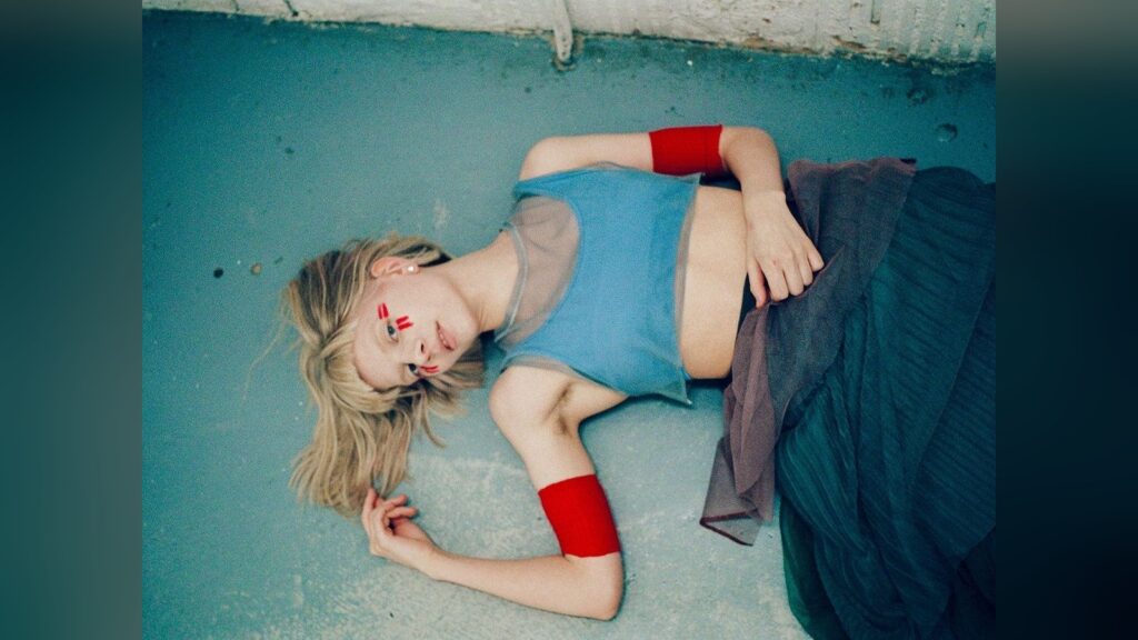 AURORA publica ‘Let Me Heal You’ de ‘The Moth Tapes’