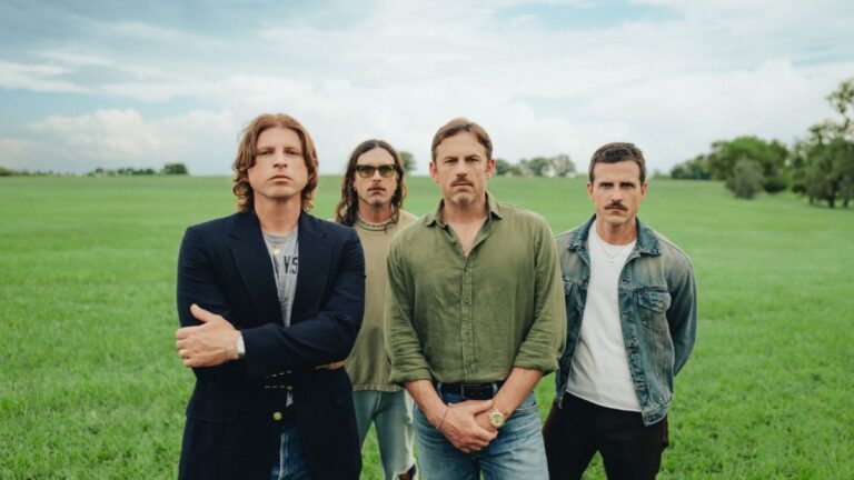 Kings of Leon comparten ‘Cold Blue Dawn’