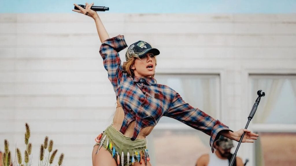 Slayyyter comparte ‘crank 2’ de ‘Worst Man in America’