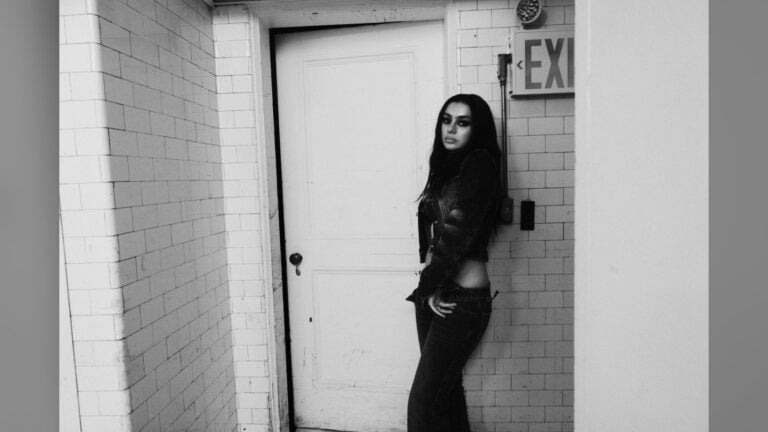 Charli XCX se suma a película de Martin Scorsese