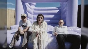 Chvrches — foto de prensa para Chvrches comparten 'Overthinker', segundo adelanto